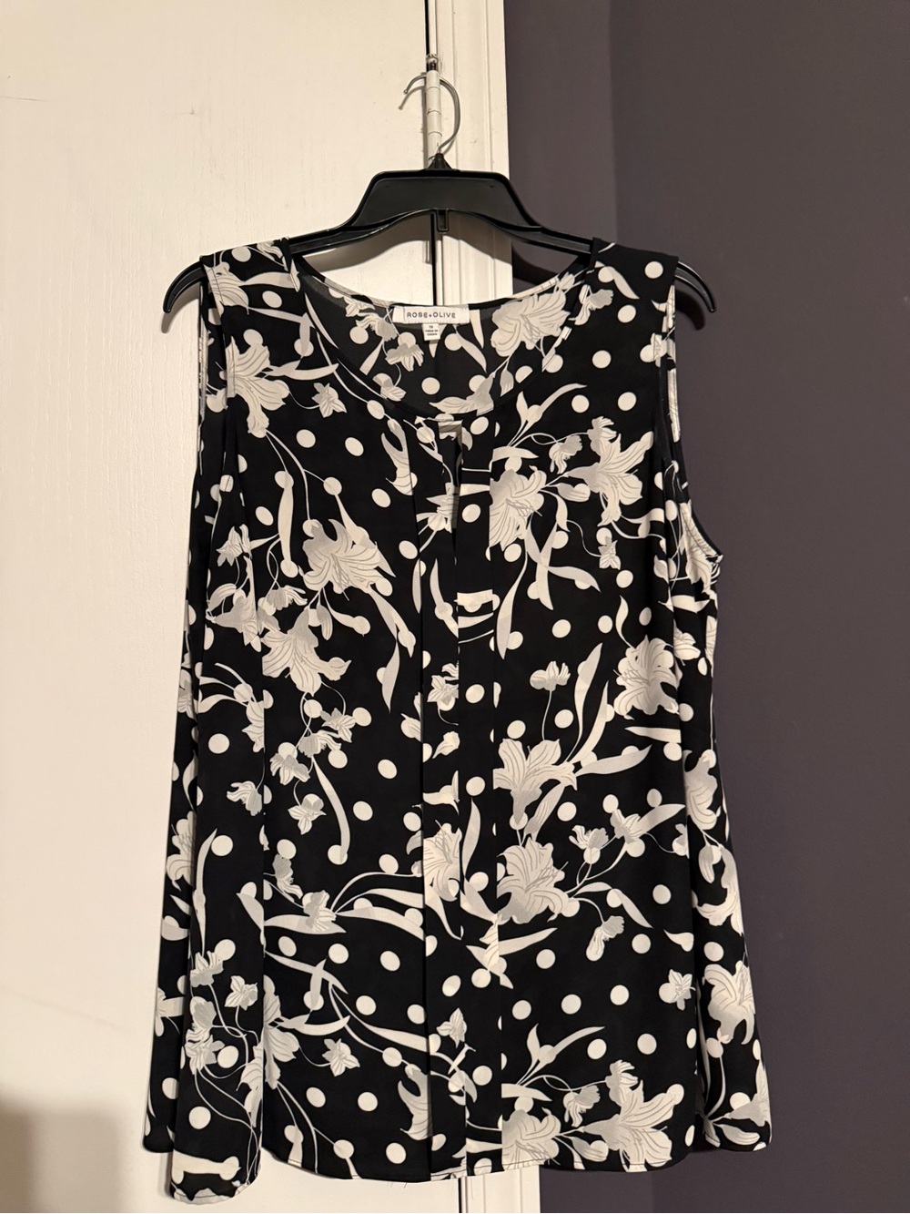 Rose & Olive Black & White Floral Polka Dot Sleeveless Blouse